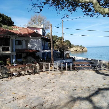 Kamari Beach Guest House Keramidhion Exterior photo