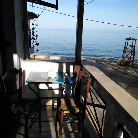 Kamari Beach Guest House Keramidhion Exterior photo