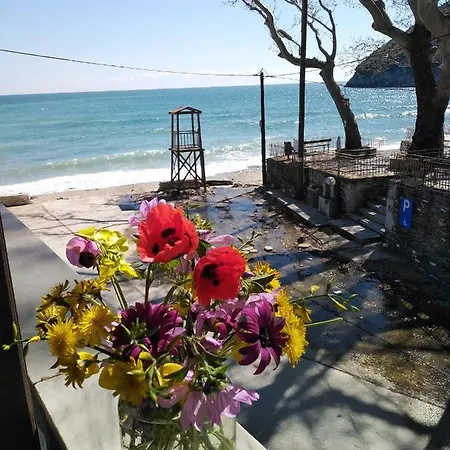 Kamari Beach Guest House Keramidhion Exterior photo
