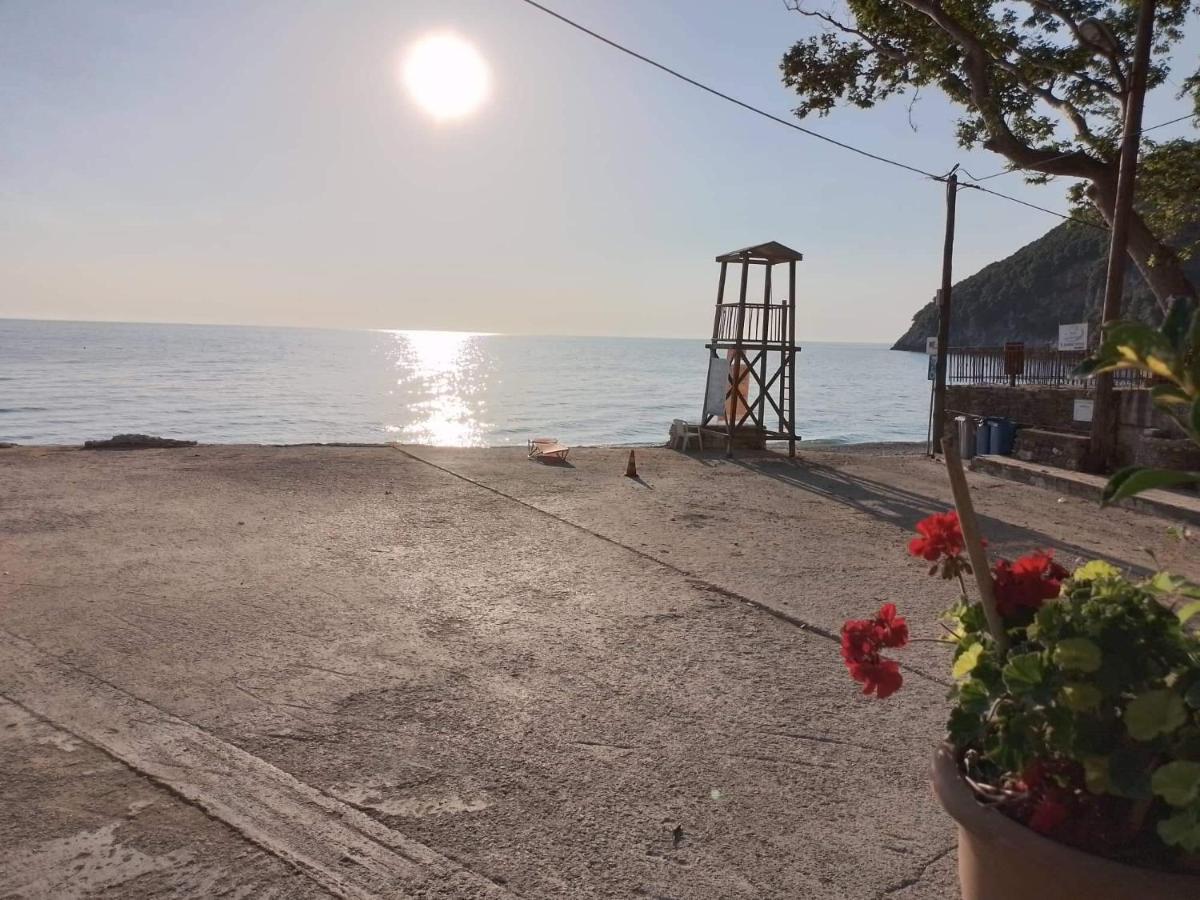 Holiday home Kamari Keramidhion