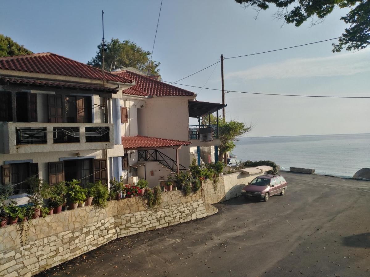 Kamari Holiday home *